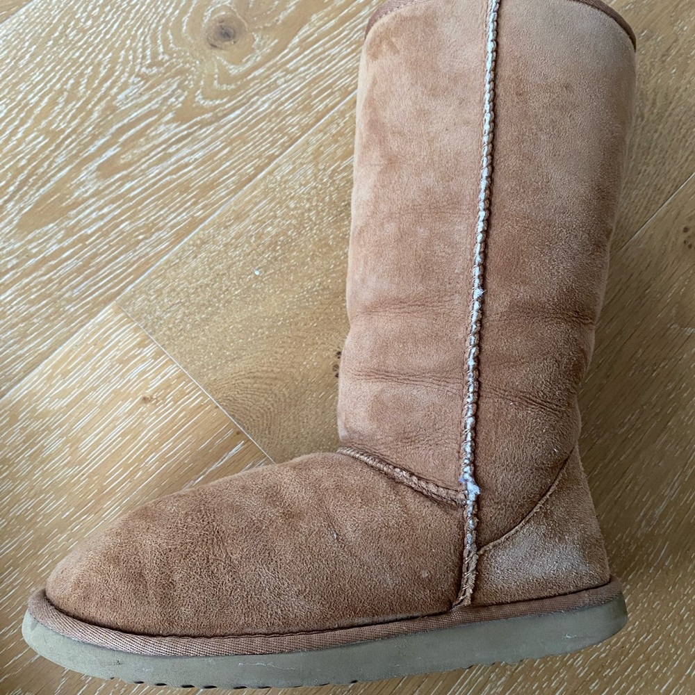 Tan Classic Tall UGG Boots — Size W8 - Picture 11 of 13